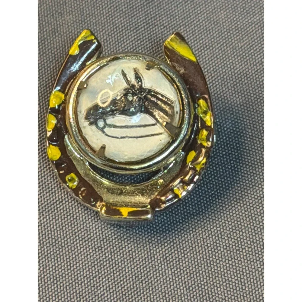 Vintage Horseshoe Horse Head Brooch Gold Tone Brown Yellow Enamel Western Pin